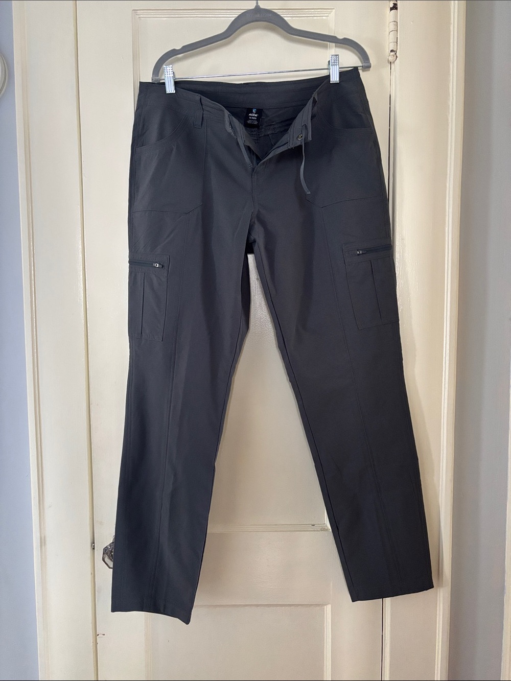 Kuhl Women's Black Cargo Pants - Technical Stretch Fabric